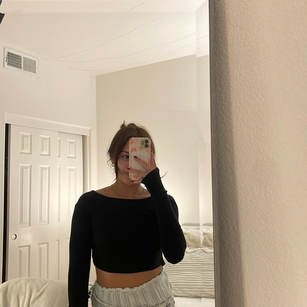 Black cropped long sleeve